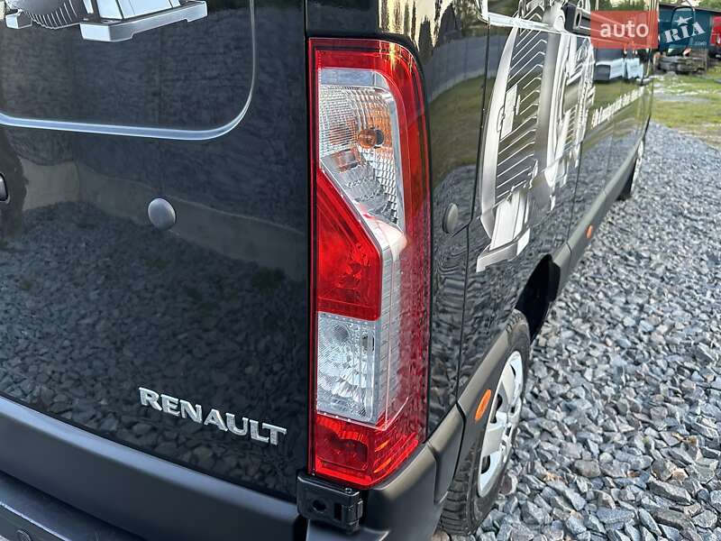 Вантажний фургон Renault Master 2020 в Рівному