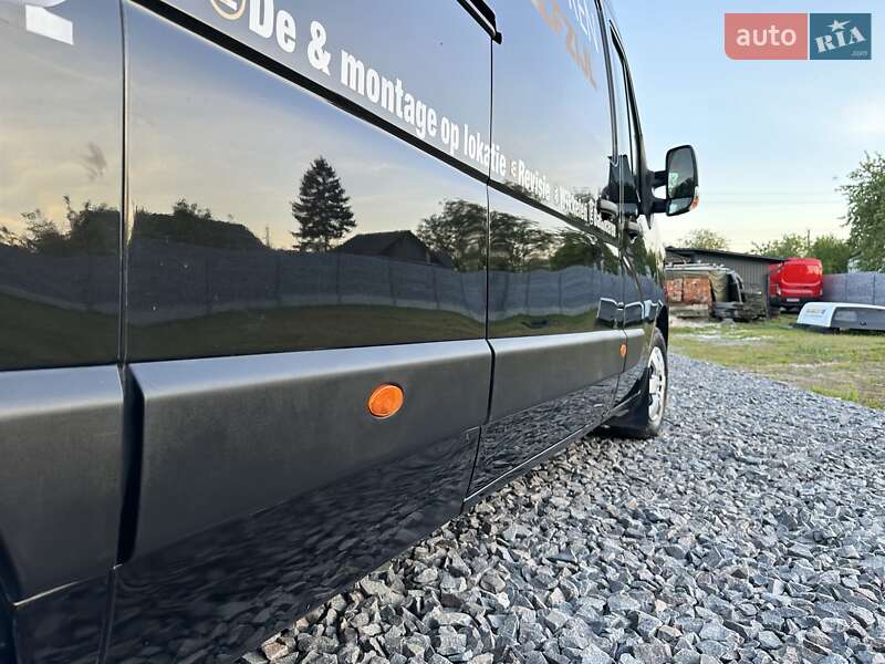 Вантажний фургон Renault Master 2020 в Рівному