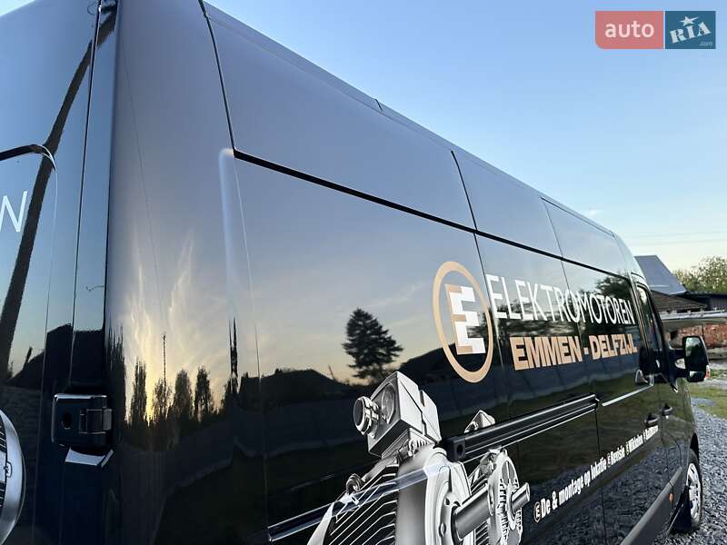 Вантажний фургон Renault Master 2020 в Рівному