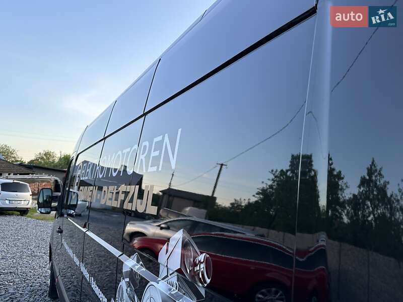 Вантажний фургон Renault Master 2020 в Рівному