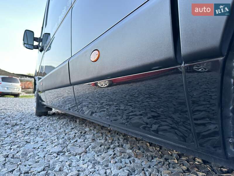 Вантажний фургон Renault Master 2020 в Рівному