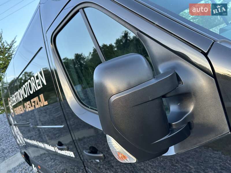Вантажний фургон Renault Master 2020 в Рівному