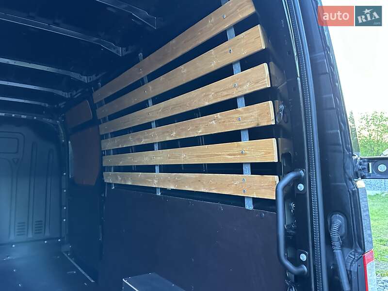 Вантажний фургон Renault Master 2020 в Рівному