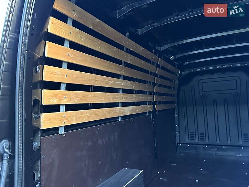 Вантажний фургон Renault Master 2020 в Рівному