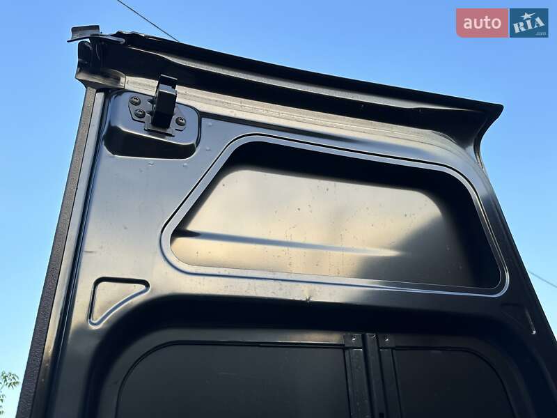 Вантажний фургон Renault Master 2020 в Рівному