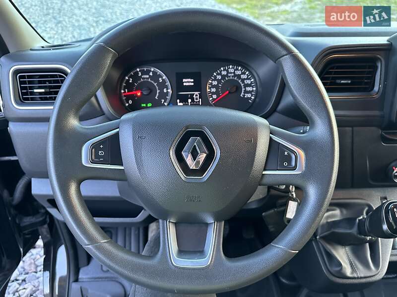 Вантажний фургон Renault Master 2020 в Рівному