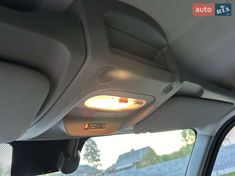 Вантажний фургон Renault Master 2020 в Рівному