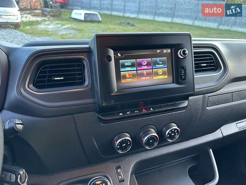 Вантажний фургон Renault Master 2020 в Рівному