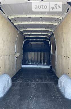 Грузовой фургон Renault Master 2018 в 