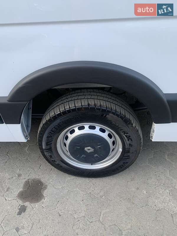 Вантажний фургон Renault Master 2020 в Бориславі