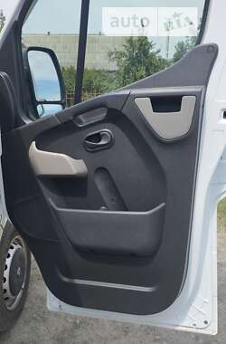 Вантажний фургон Renault Master 2017 в 