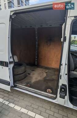 Вантажний фургон Renault Master 2010 в Львові