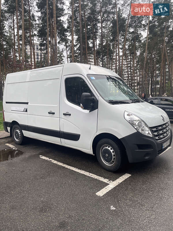 Грузовой фургон Renault Master 2012 в 