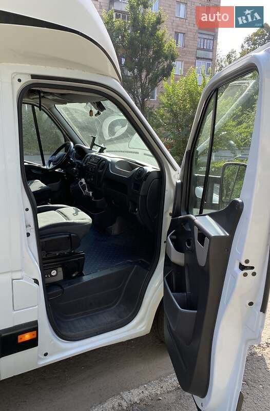 Автовоз Renault Master 2016 в Ровно