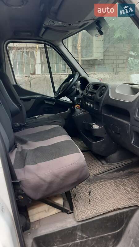 Вантажний фургон Renault Master 2011 в Запоріжжі