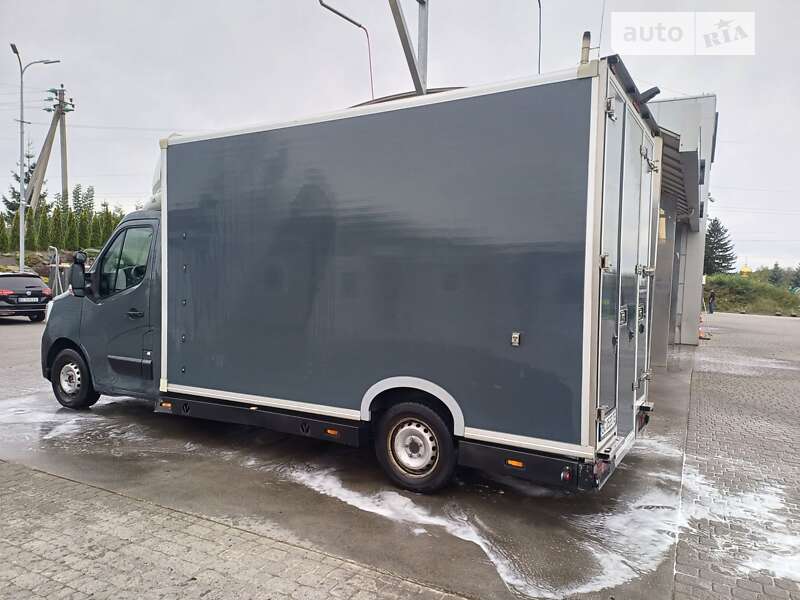 Вантажний фургон Renault Master 2021 в Мостиській