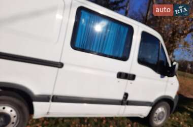 Грузопассажирский фургон Renault Master 2006 в 