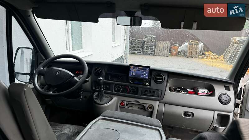 Грузопассажирский фургон Renault Master 2004 в Ровно