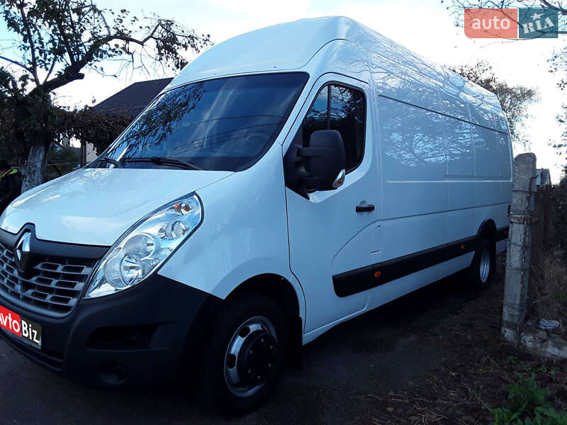 Вантажний фургон Renault Master 2020 в Рівному