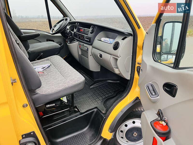 Вантажний фургон Renault Master 2006 в Львові