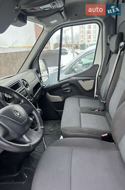 Вантажний фургон Renault Master 2011 в Львові