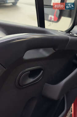Грузопассажирский фургон Renault Master 2019 в 
