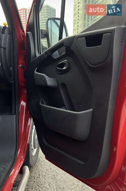 Грузопассажирский фургон Renault Master 2019 в 