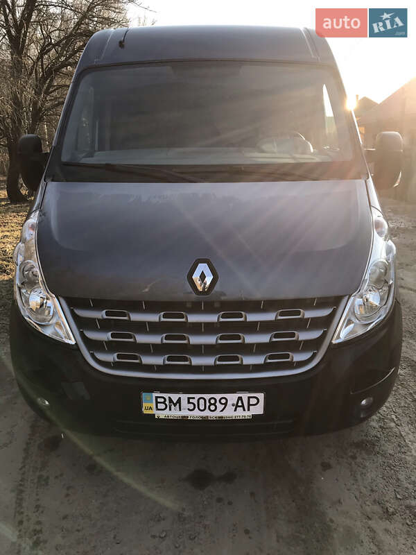 Вантажний фургон Renault Master 2011 в Ромнах