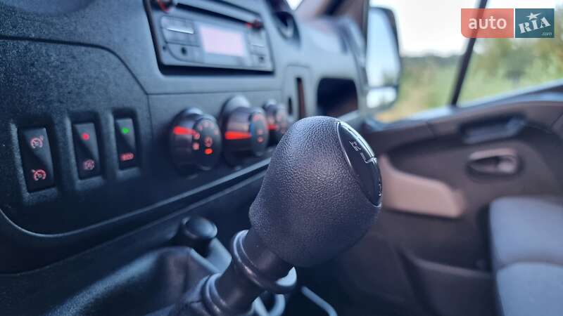 Вантажний фургон Renault Master 2018 в Житомирі