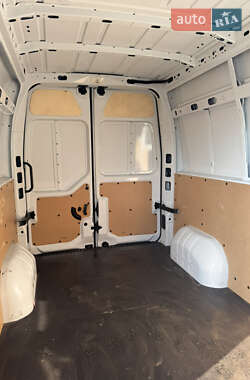 Вантажний фургон Renault Master 2021 в 