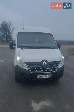 Вантажний фургон Renault Master 2016 в Чуднові