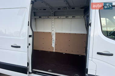 Грузовой фургон Renault Master 2021 в 