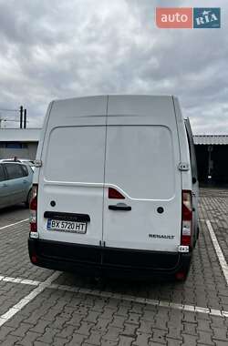 Грузопассажирский фургон Renault Master 2022 в 