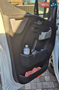 Грузовой фургон Renault Master 2012 в  фото 4 Грузовой фургон Renault Master 2012 в