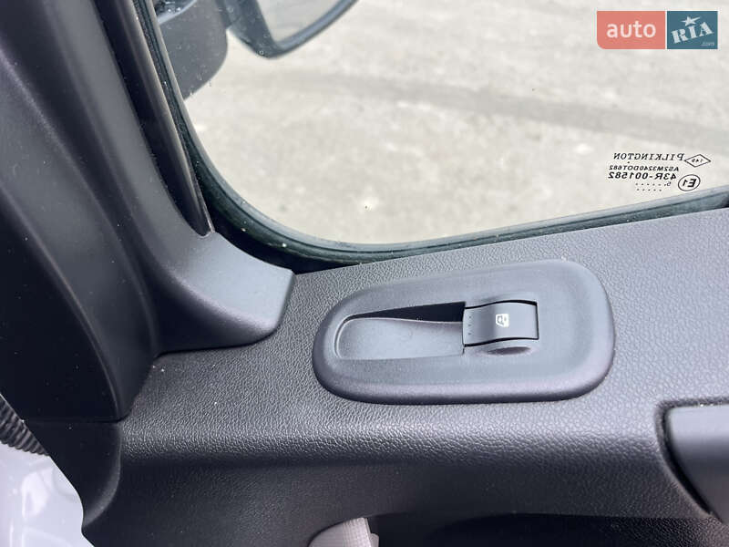 Автовоз Renault Master 2016 в Дунаевцах