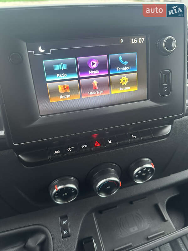 Вантажний фургон Renault Master 2020 в Львові