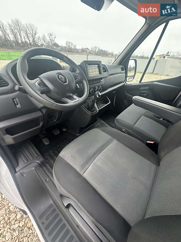 Вантажний фургон Renault Master 2020 в Львові