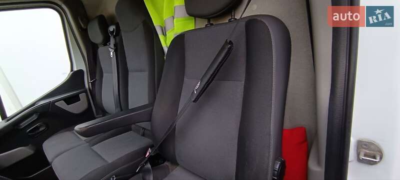 Грузовой фургон Renault Master 2014 в Шептицькому