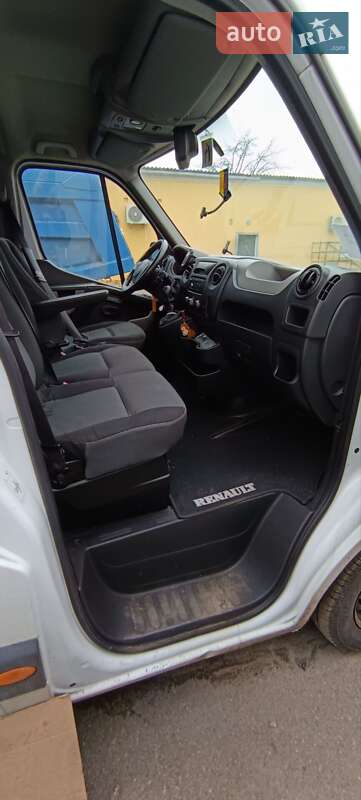 Грузовой фургон Renault Master 2014 в Шептицькому