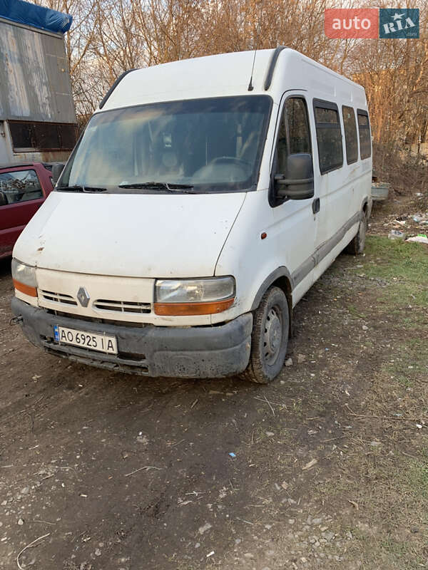 Вантажопасажирський фургон Renault Master 2001 в Мукачевому