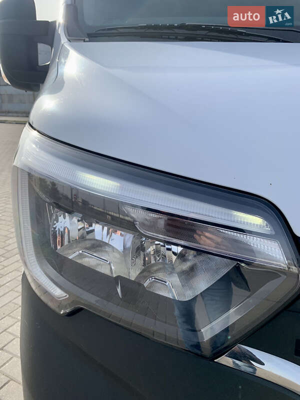 Вантажний фургон Renault Master 2020 в Запоріжжі
