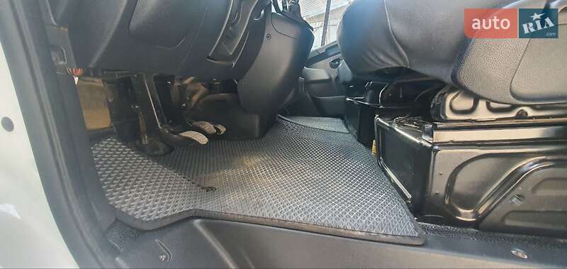 Вантажний фургон Renault Master 2014 в Дніпрі