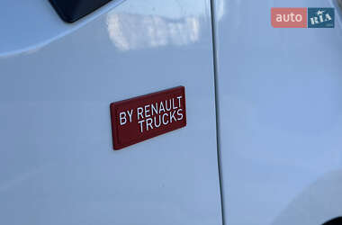 Грузовой фургон Renault Master 2016 в 