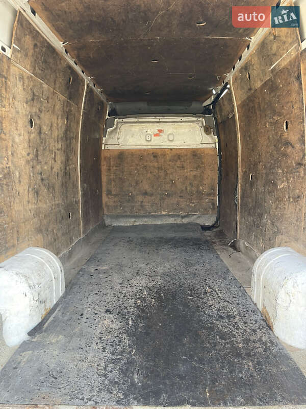 Грузовой фургон Renault Master 2008 в Торчине