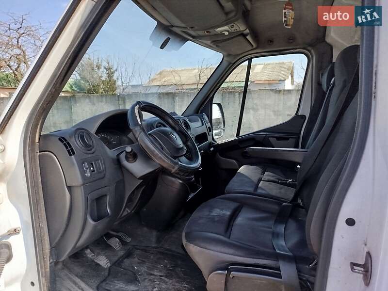 Вантажний фургон Renault Master 2011 в Конотопі