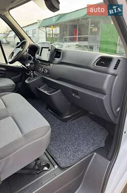 Грузовой фургон Renault Master 2021 в 