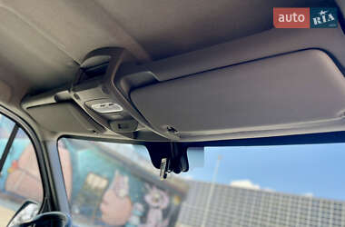 Вантажний фургон Renault Master 2020 в 