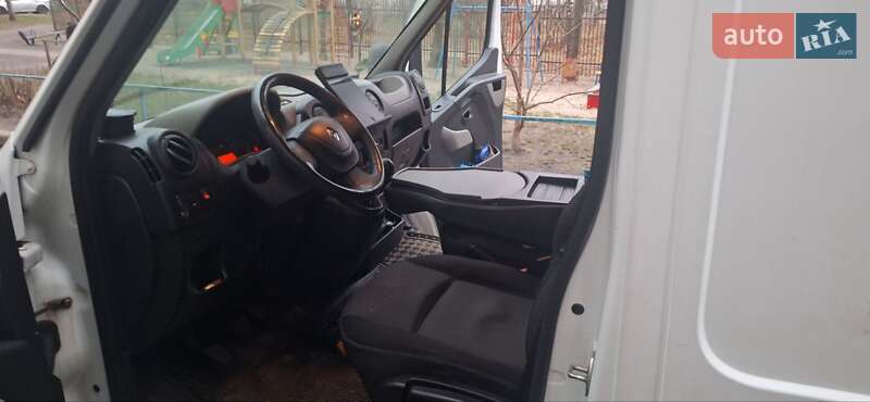 Грузовой фургон Renault Master 2016 в Киеве