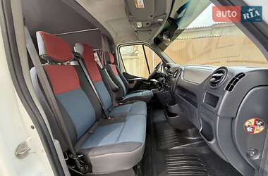 Грузопассажирский фургон Renault Master 2016 в 