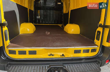 Грузовой фургон Renault Master 2017 в 